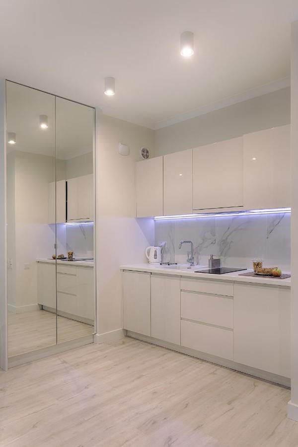Mennica Residence Luxury Location Warschau Exterior foto