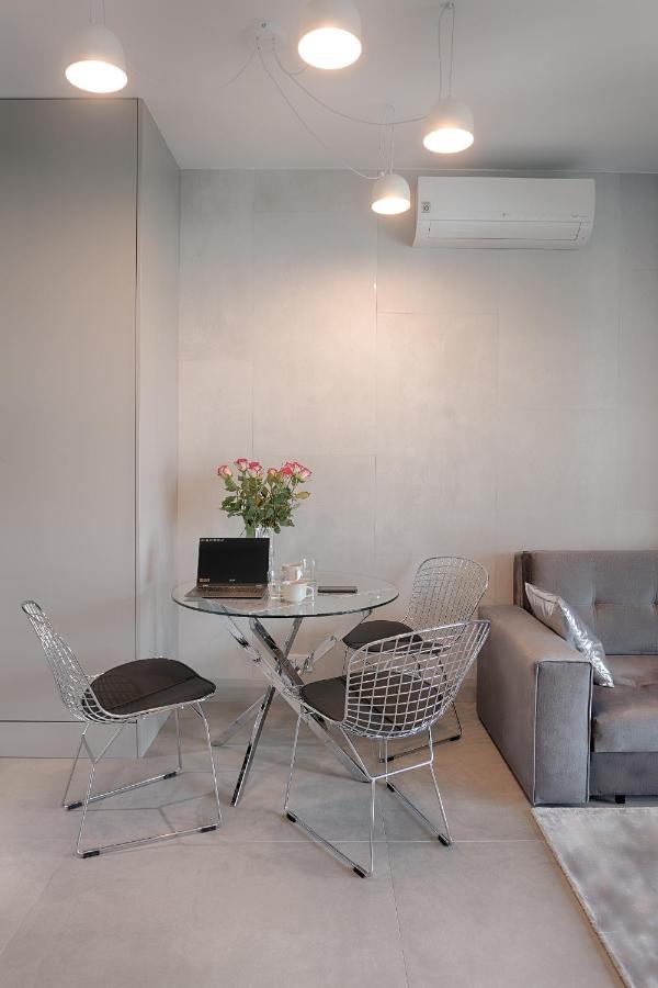 Mennica Residence Luxury Location Warschau Exterior foto
